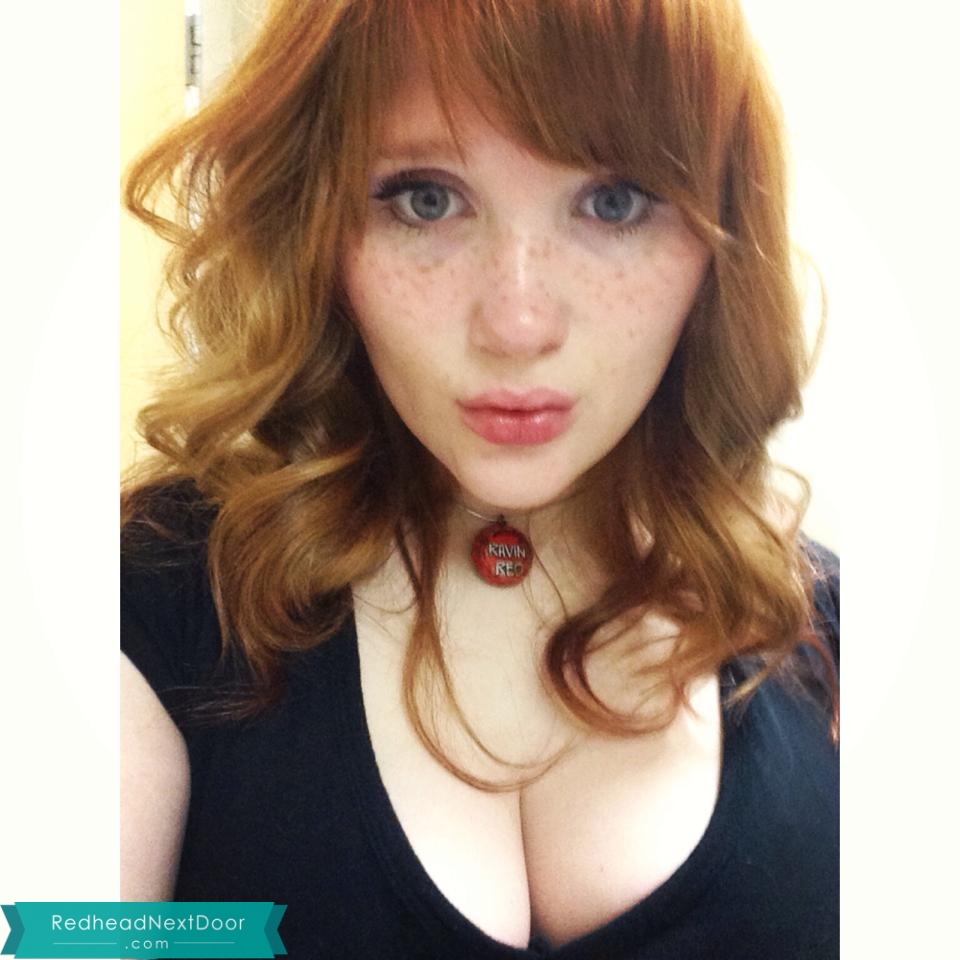 Hot redhead get her pierced fan photos